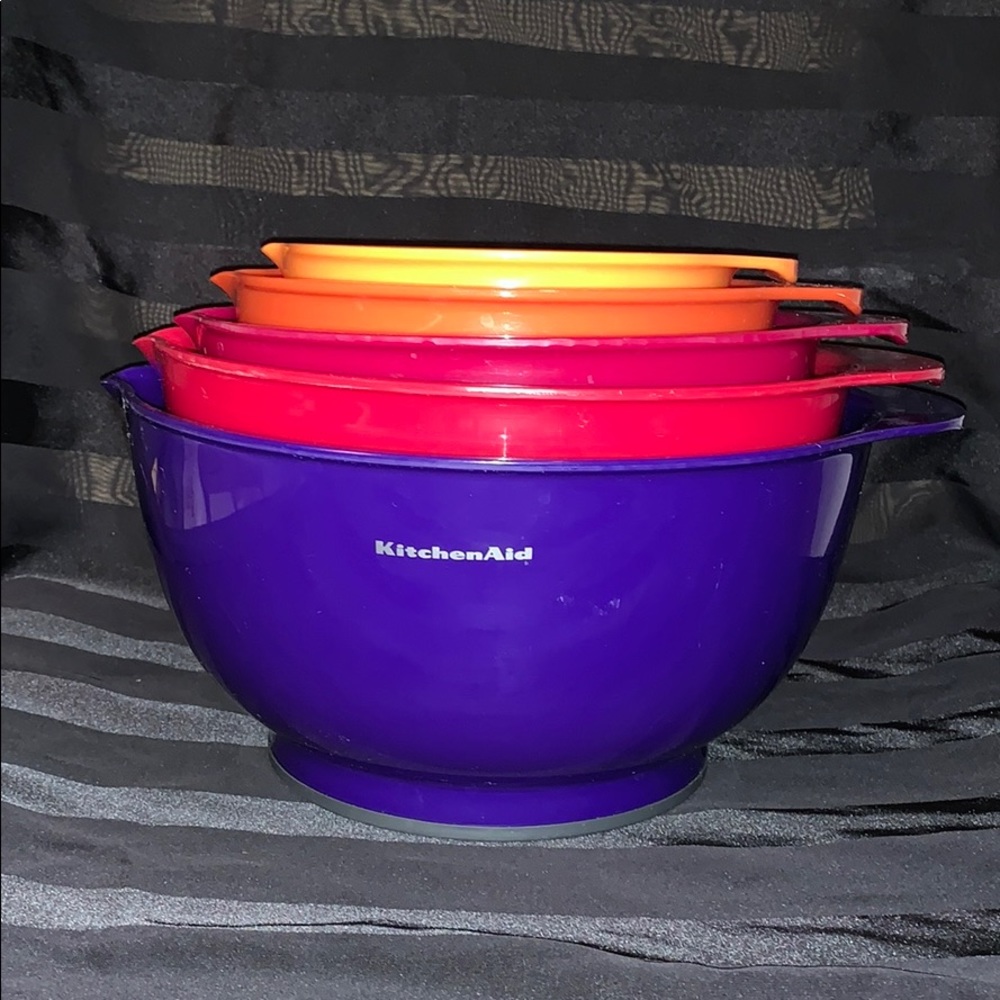 KitchenAid set of mixing bowls